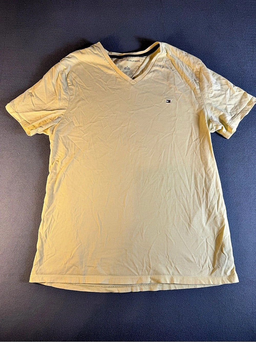 Tommy Hilfiger V-Neck Short Sleeve Tee in Yellow Like New